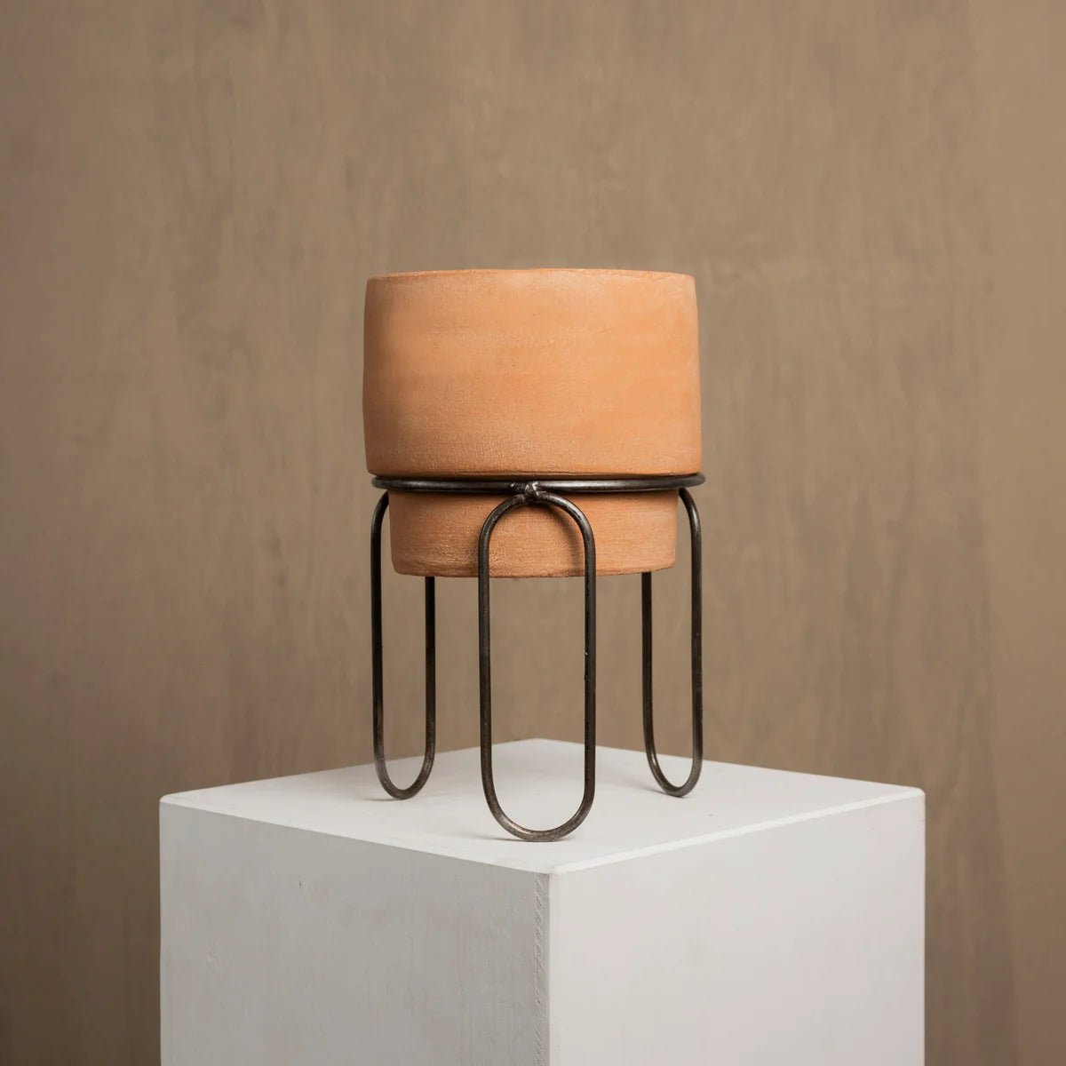 Jaro Medium Terracotta Planter - Freedom Ranch